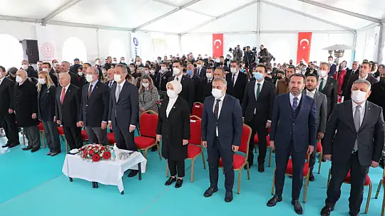 Limak Ortaokulu, Bakan Özer ve Nihat Özdemir'in katılımıyla açıldı
