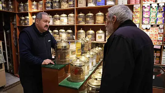 Geçmeyen girip ve nezle için vatandaşlar aktarcılara akın etti