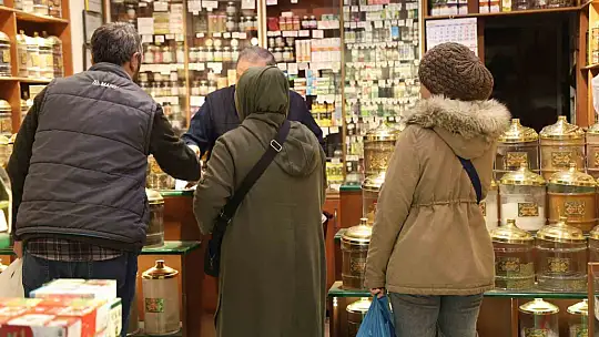 Geçmeyen girip ve nezle için vatandaşlar aktarcılara akın etti