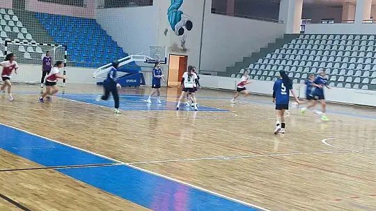 Gençlik ve Spor galibiyetle başladı