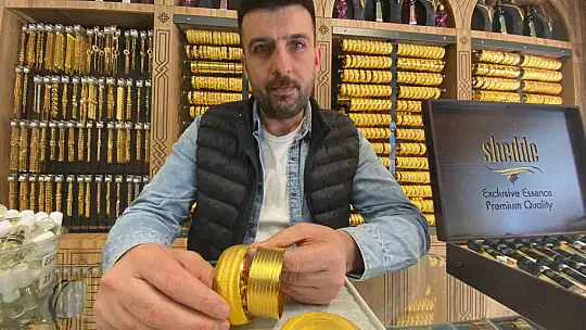 Gerçeğinden ayırt etmek neredeyse imkansız: Elazığ'da imitasyon ürünlere yoğun ilgi