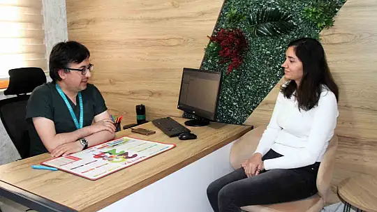 Gerçek hayatta duygusal boşluk yaşayan çocuklar, sanal aileyi daha etkileyici buluyor