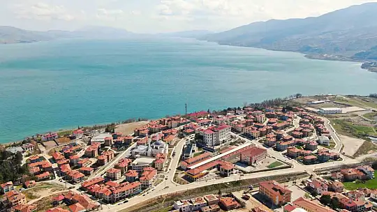 Göl manzaralı TOKİ konutlarında yaşayan depremzedeler: 'Ölünceye kadar devletimizin arkasındayız'