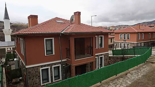 Göl manzaralı TOKİ konutlarında yaşayan depremzedeler: 'Ölünceye kadar devletimizin arkasındayız'