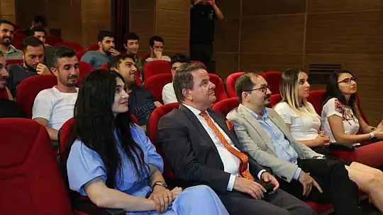 Gülmek için geldiler, unutmamak için ayrıldılar