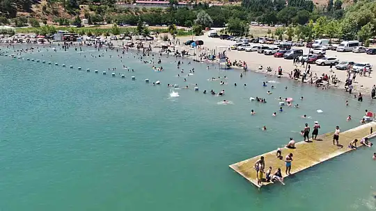 Hazar Gölü'ndeki plajlar Ege ve Akdeniz'i aratmıyor