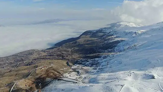 Hazar Gölü sis denizinde kayboldu, ortaya eşsiz görüntüler çıktı