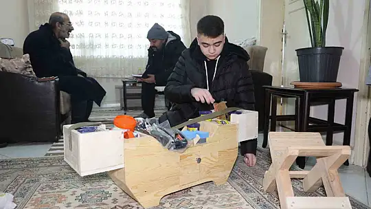 Hırsızın eli kanser hastası yaşlı adamın ekmek teknesine uzandı