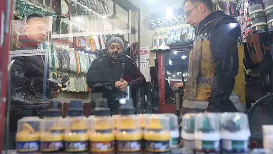 Hırsızın eli kanser hastası yaşlı adamın ekmek teknesine uzandı