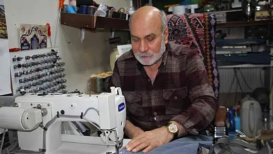 Terzi dükkanını müzeye çevirdi
