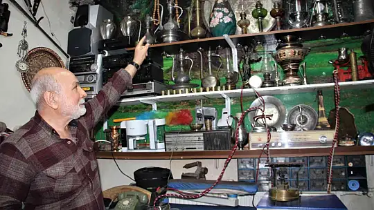 Terzi dükkanını müzeye çevirdi