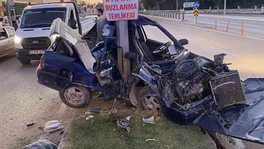 Hurdaya dönen araçtan sağ çıktı
