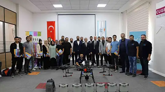 İnsansız hava aracı ile zirai ilaçlama eğitimini tamamlayanlara sertifikaları verildi