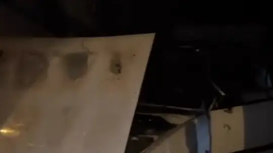 İş yerinde çıkan yangında bir otomobil kül oldu