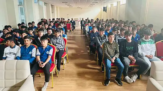 Jandarmadan öğrenci ve öğretmenlere seminer