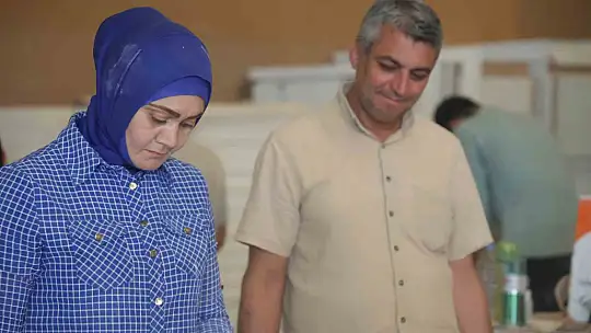 Kadın ustalar mobilya endüstrisinde erkeklere taş çıkarıyor