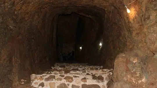 Kazı çalışmalarında bulunan 2 bin 500 yıllık su sarnıcı turizme kazandırılıyor