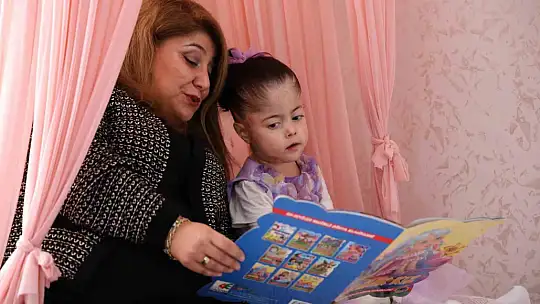 Kelebek hastası çocuğu kendi çocuğundan ayırt etmedi, yaptıklarıyla gönülleri fethetti