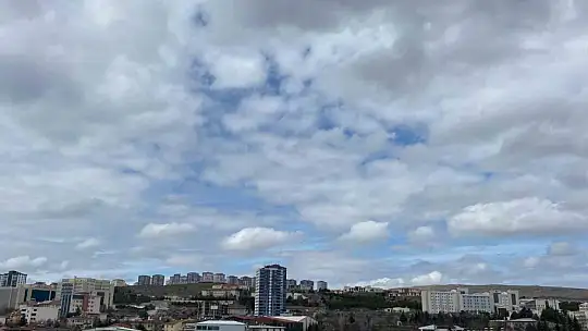 Kimileri yağmur kimileri deprem habercisi olarak yorumluyor: Elazığ'da sirrokümülüs bulutları oluştu