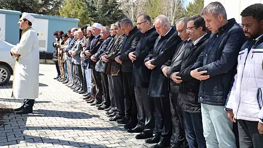 Kimsesizler mezarlığına defnedilecekti: Üniversite, doktora öğrencisine sahip çıktı