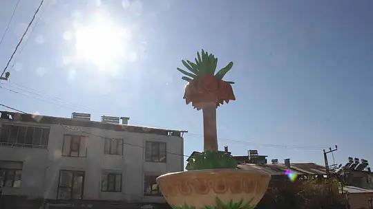 Kış aylarında 3 metre kar yağan ilçede yaz havası
