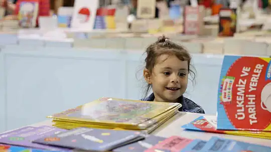 Kitap fuarını 9 günde 1 milyon kişi ziyaret etti