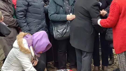 Kocasının katlettiği kadın toprağa verildi