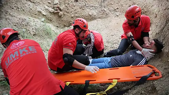 Komandoları aratmayan UMKE eğitimi