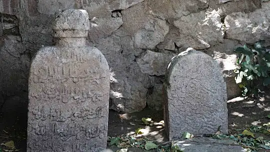 Maden ilçesi 15 tescilli yapısı ile dikkat çekiyor