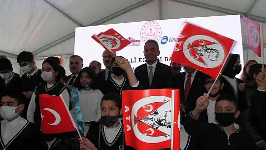Limak Ortaokulu, Bakan Özer ve Nihat Özdemir'in katılımıyla açıldı