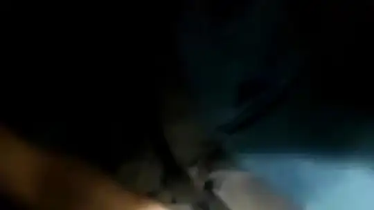 Minibüste yolculuk yaparken elini koltuğun arasına sıkıştırdı