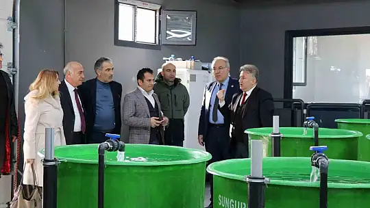 Munzur Üniversitesi üyeleri, Su Ürünleri Araştırma Enstitü Müdürlüğünü gezdi
