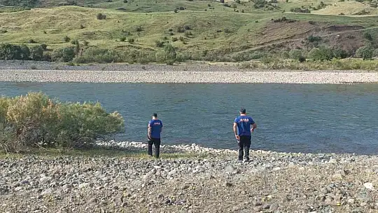 Murat Nehri'nde kaybolan çocuğu arama çalışmaları sürüyor