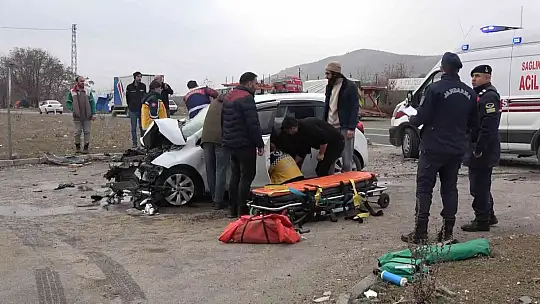 Muş İl Jandarma Komutan Yardımcısı Albay Ahmet Kaya ve eşi trafik kazasında yaralandı