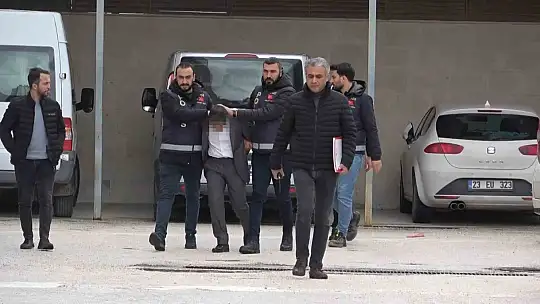 Oğlunun düğününde eşini öldürüp, kızını yaralayan şahıs samanlıkta yakalandı