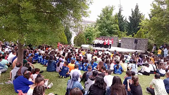 Öğrenciler LGS stresini Elazığ Hipodromunda attı
