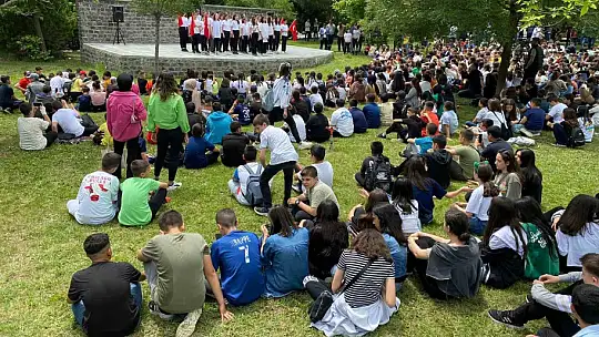 Öğrenciler LGS stresini Elazığ Hipodromunda attı