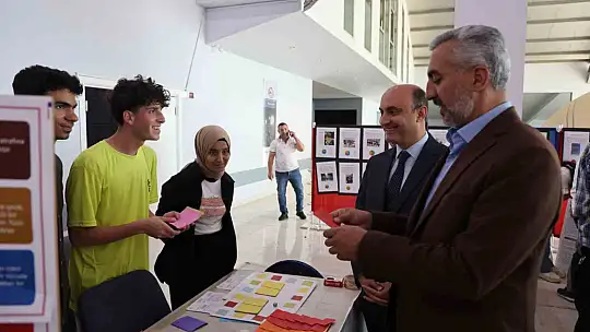 Öğrencilerin geliştirdiği projeler, TUBİTAK 4006 Bilim Fuarı Festivali'nde sergilendi