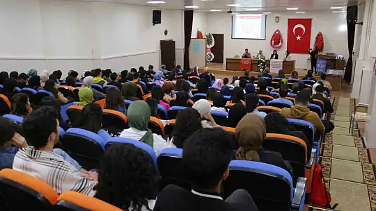 Öğretmen adaylarına 'kadına yönelik şiddetle mücadele' semineri verildi