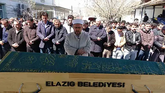 Öğretmen oğulları tarafından öldürülen 6 kişilik aile son yolculuklarına uğurlandı