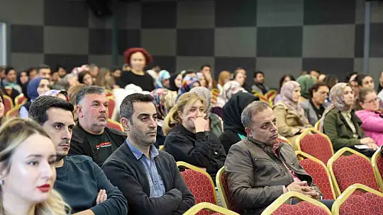 Öğretmenlere, 'Kadına Yönelik Şiddetle Mücadele' semineri verildi