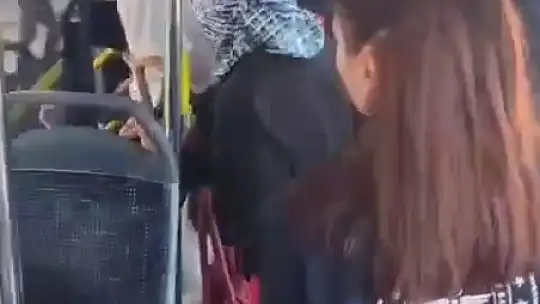 Otobüs şoförü, fenalaşan yolcuyu hastaneye yetiştirdi