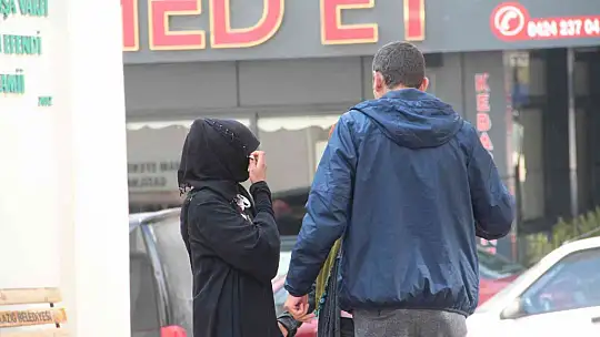 Pirincin içinden taş ayıklar gibi para ayıkladılar