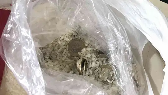 Pirincin içinden taş ayıklar gibi para ayıkladılar