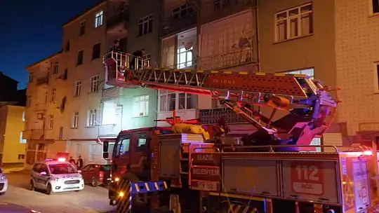İntihar girişimini itfaiye ve polis ekipleri önledi
