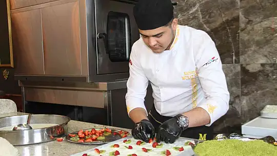 Güllaç, Elazığlı ustaların elinde lezzet buluyor