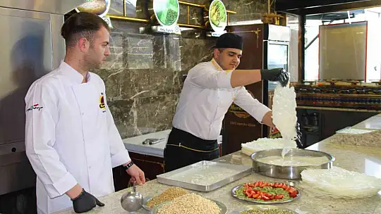 Güllaç, Elazığlı ustaların elinde lezzet buluyor