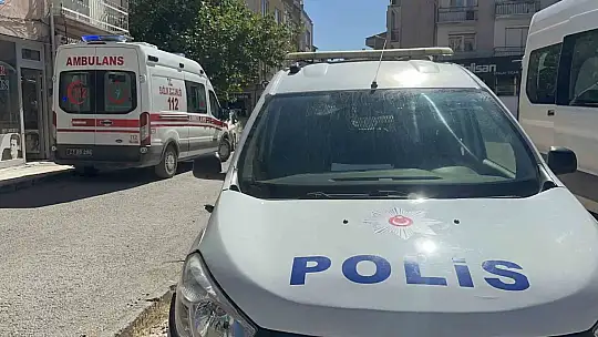 Sağlık ekipleri birinin baygın bulunduğu ihbarına gitti, yaşlı adamın öldüğü ortaya çıktı