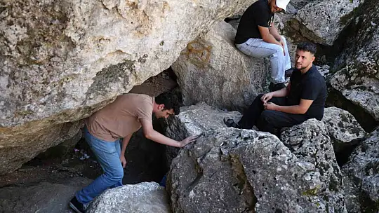 Sıcaktan bunalan vatandaşlar Buzluk mağarasına akın etti