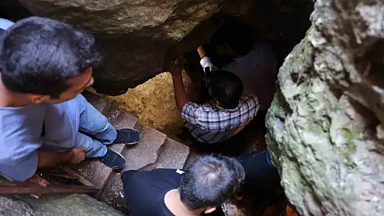 Sıcaktan bunalan vatandaşlar Buzluk mağarasına akın etti